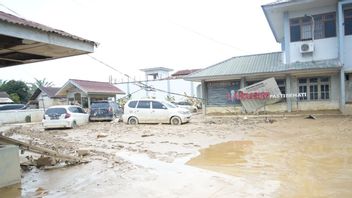 Le directeur général de la police Mashudi a dit qu'il était difficile d'accéder à la prison de Bener Meriah-Takengon car les routes et les ponts étaient brisés