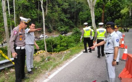 Polisi Olah TKP Pascakecelakaan Bus di Kilometer 4 Toboli Parigi yang Tewaskan 3 Orang