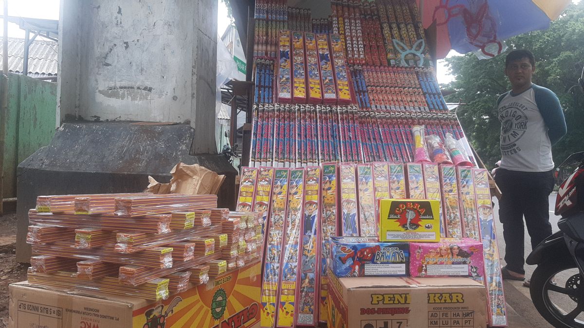 Fireworks Traders Ready To Welcome Fortune