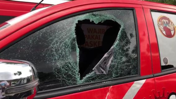 The Governor Of North Sumatra Is Angry That The COVID-19 Task Force Was Attacked During A Raid, The Car Was Damaged And The Officer Was Injured