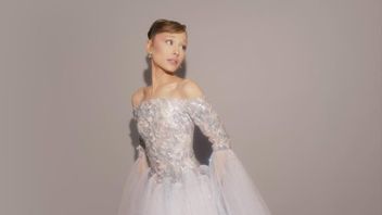 Ariana Grande sur les premiers Wicked: For Good arrêtée