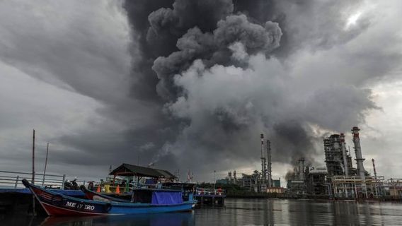 Tangki Pertamina Cilacap yang Terbakar Sempat Padam pada Sabtu Pukul 23.05, namun Api Berkobar Kembali hingga Minggu Jam 07.45