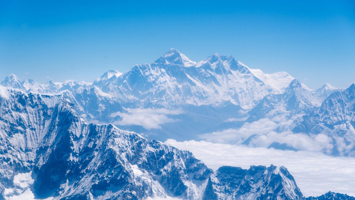Teka-Teki Menarik dari Ketinggian Gunung Everest