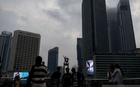 Cuaca Hari Ini: Jakarta Berawan Tebal Diselingi Hujan Ringan Siang Hari  