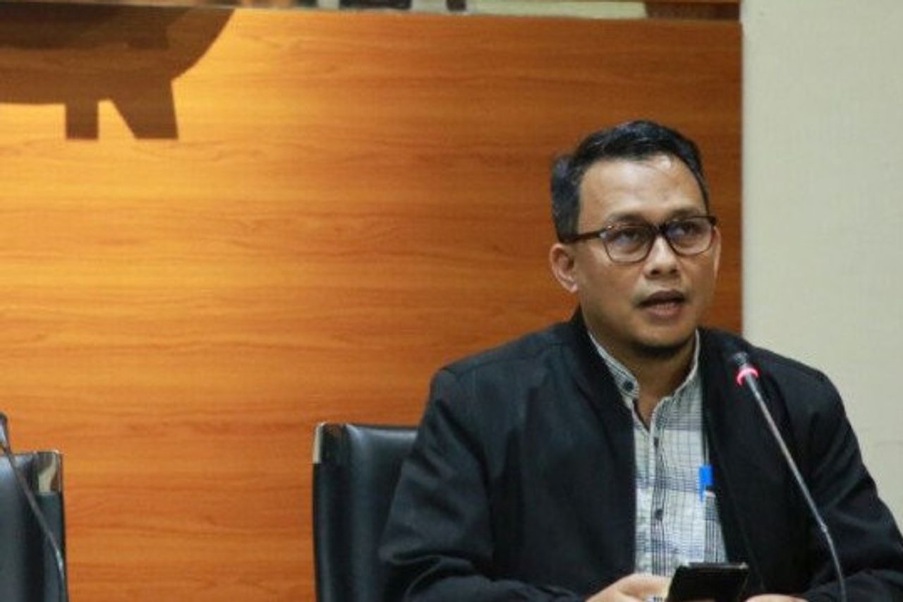KPK يفحص 3 قضاة على صلة بدعاوى الرشوة المزعومة في PN Surabaya