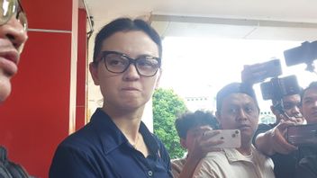 爱德华·阿克巴·阿布森(Edward Akbar Absen)在涉嫌挪用汽车案件的调解议程上,金伯利·莱德(Kimberly Ryder)失望了