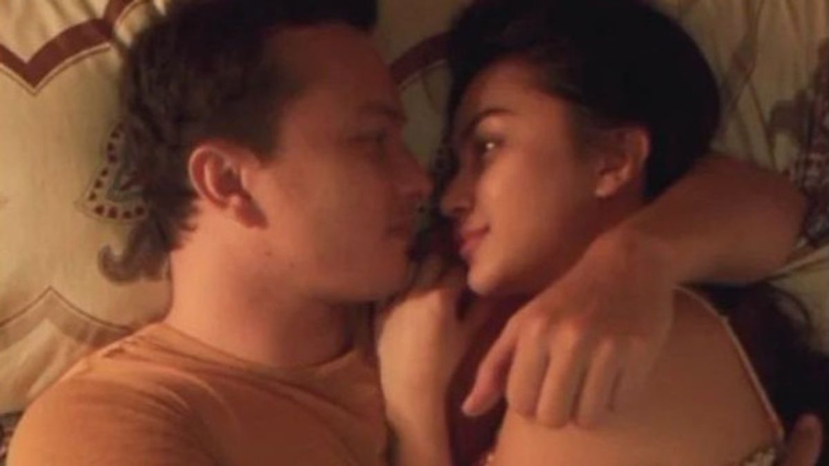 Viral Video Of Ariel Tatum And Nicholas Saputra On The Bed, Netizens Want  To Join In