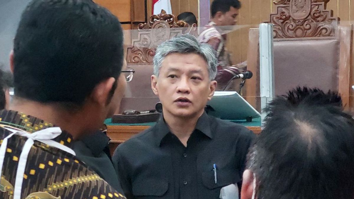 Hendra Kurniawan Signs The Handy Of A Blank Order In Investigation Of The Death Of Brigadier J