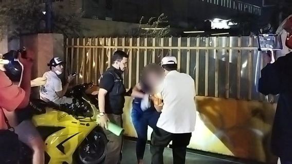 Kena Razia Satpol PP, Wanita Malam di Cipinang Pura-pura Beli Nasi Goreng dan Mengaku Hamil