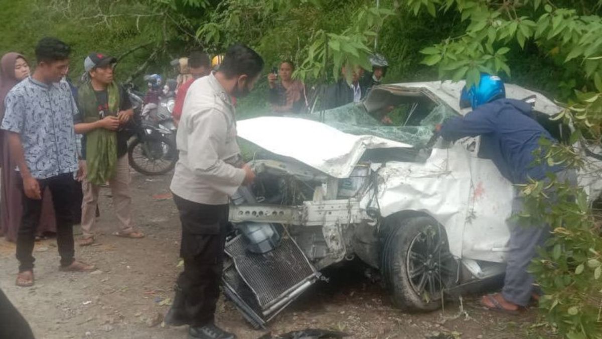 Satu Mobil di Lombok Kecelakaan, Tiga Orang Tewas dan Satu Luka Serius