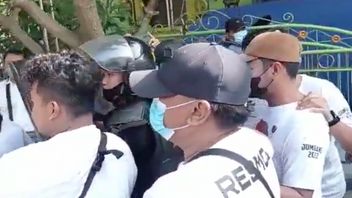الشرطة الإقليمية في جاوة الشرقية تؤكد عدم وجود مفاوضات مع مربية كياي بونبيس جومبانغ آية MSAT المشتبه به في فحش سانتريواتي
