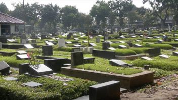 Ahok在今天的记忆中透露了雅加达的虚构坟墓Menjamur,2016年6月9日