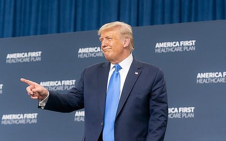 Trump Kecam Sikap FBI karena Usut Insiden Penghadangan Bus Kampanye Joe Biden