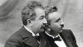 The Work Of The Lumiere Brothers Was The First Commercial Film To Be Screened And Became The Forerunner Of Cinema In Today's History, 28 December 1869