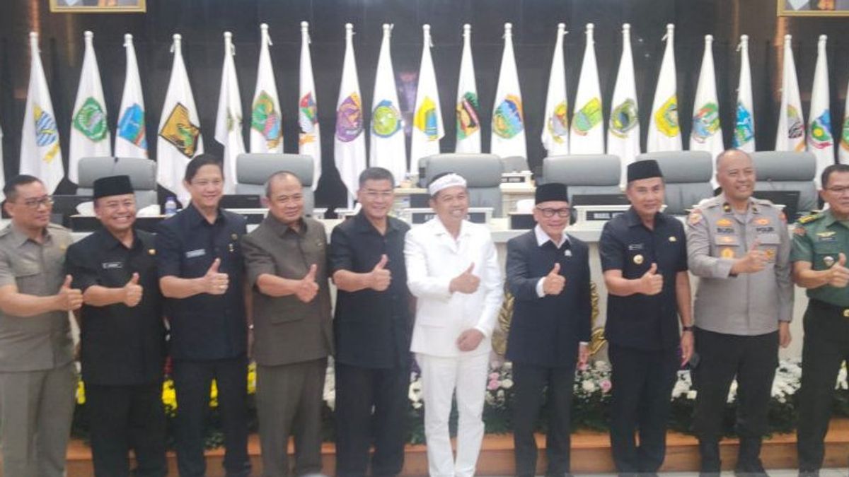 DPRD Announces Dedi Mulyadi-Erwan Governor-West Java Governor-Regional Governor Elected