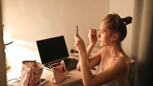3 Tips Memilih Produk Makeup Contour untuk Pemula Agar Hasilnya Menambah Kepercayaan Diri
