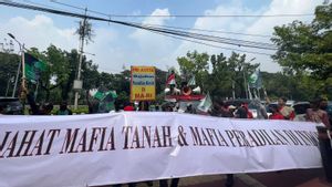 Puluhan Massa Demo di Gedung MA Tuntut Modus Mafia Tanah di Kota Makassar