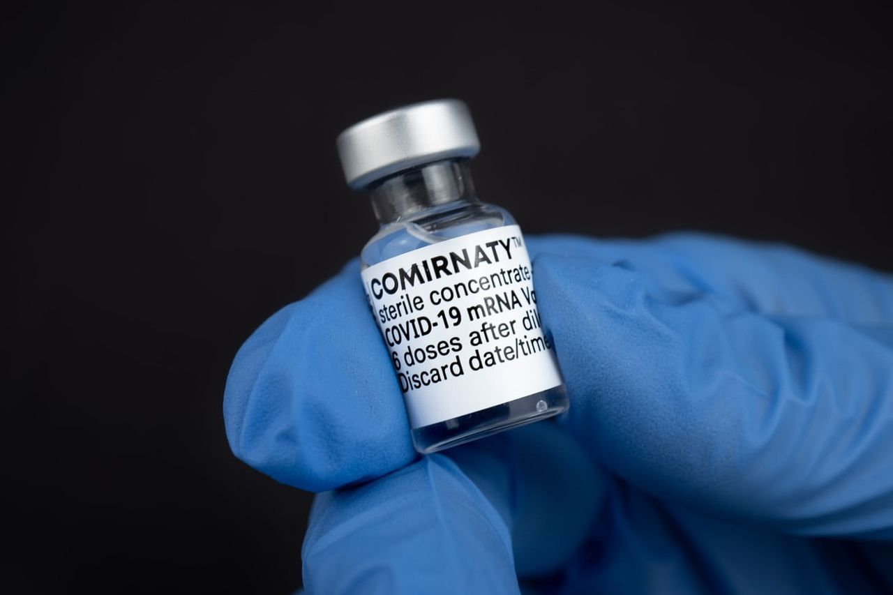 Vaccin De Pfizer Efficace à 90,7 % Contre La COVID-19 Dans Les Essais Cliniques Chez Les Enfants