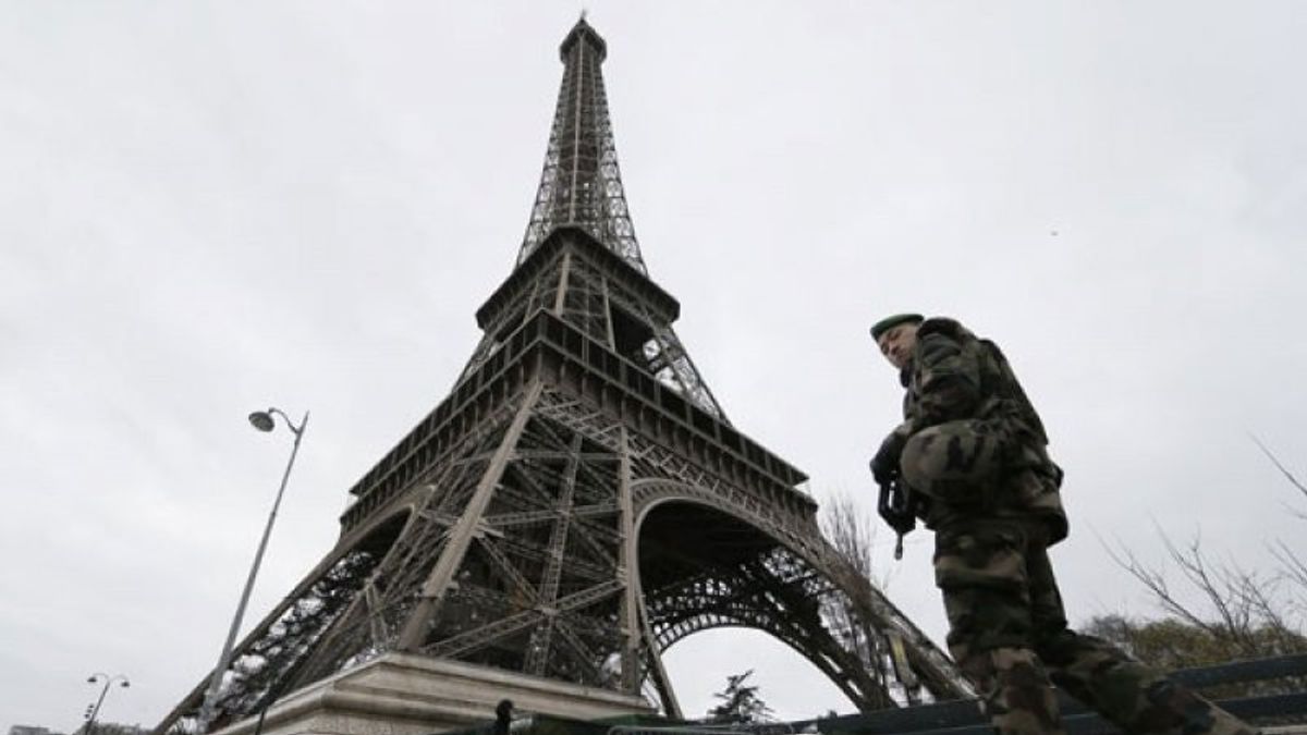 Showing Cartoons Of The Prophet Muhammad, Teacher Was Stabbed To Death In France