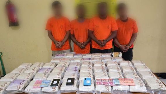 La police de Sumatra du Nord arrête 4 courriers de 54 kilogrammes de méthamphétamine