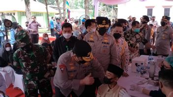 Wakapolri Asks Riau Residents Not To Eeuphoria After Being Vaccinated Against COVID-19