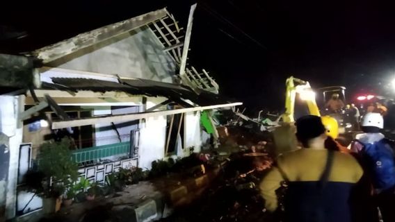 Four People Die When A 25-meter Cliff In Banjarnegara Lands On A Resident's House