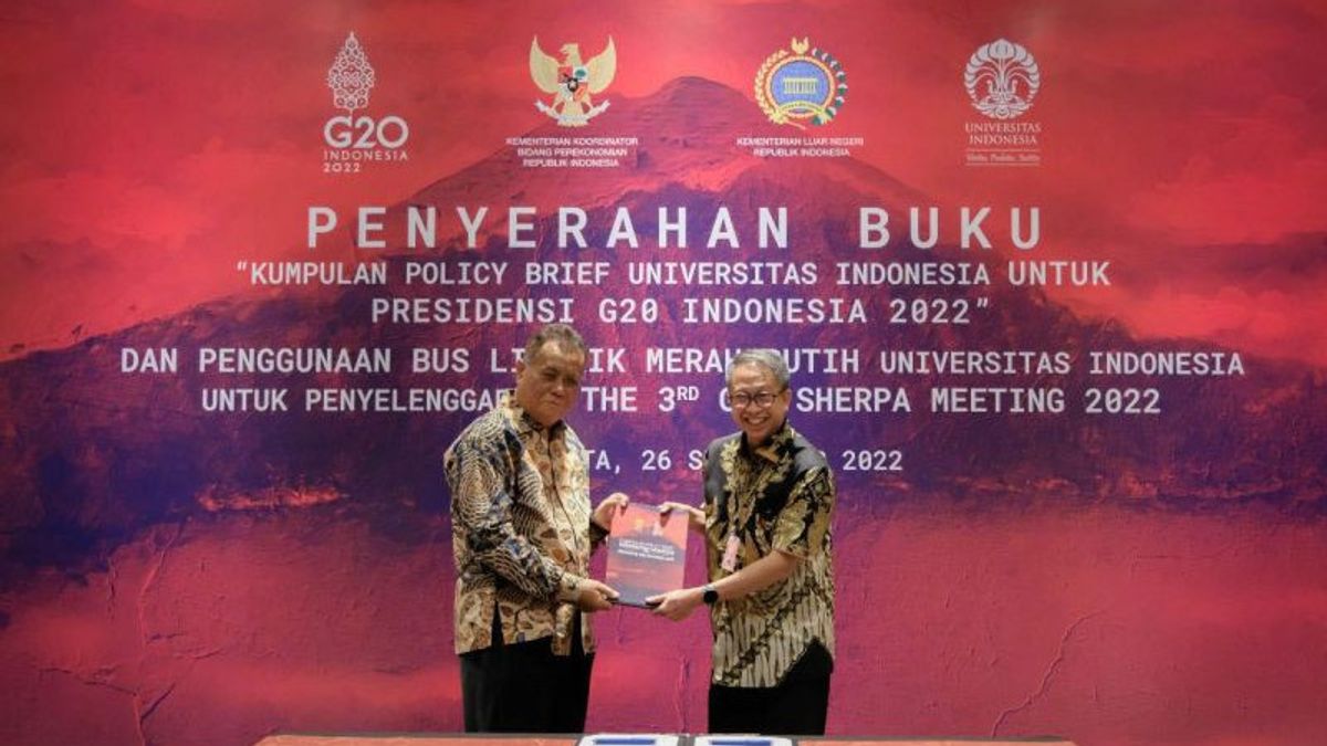 Dukung Presidensi G20, Universitas Indonesia Menyerahterimakan 40 <i>Policy Brief</i> dan Bus Listrik Buatan Fakultas Teknik