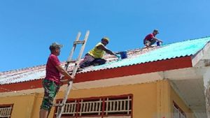 Satgas TNI Bantu Warga Renovasi Gereja Kristen di Kampung Skouw Mabo Jayapura, Pendeta Ucapkan Terima Kasih