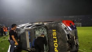 Dua Tersangka Tragedi Kanjuruhan Diperiksa di Polda Jatim