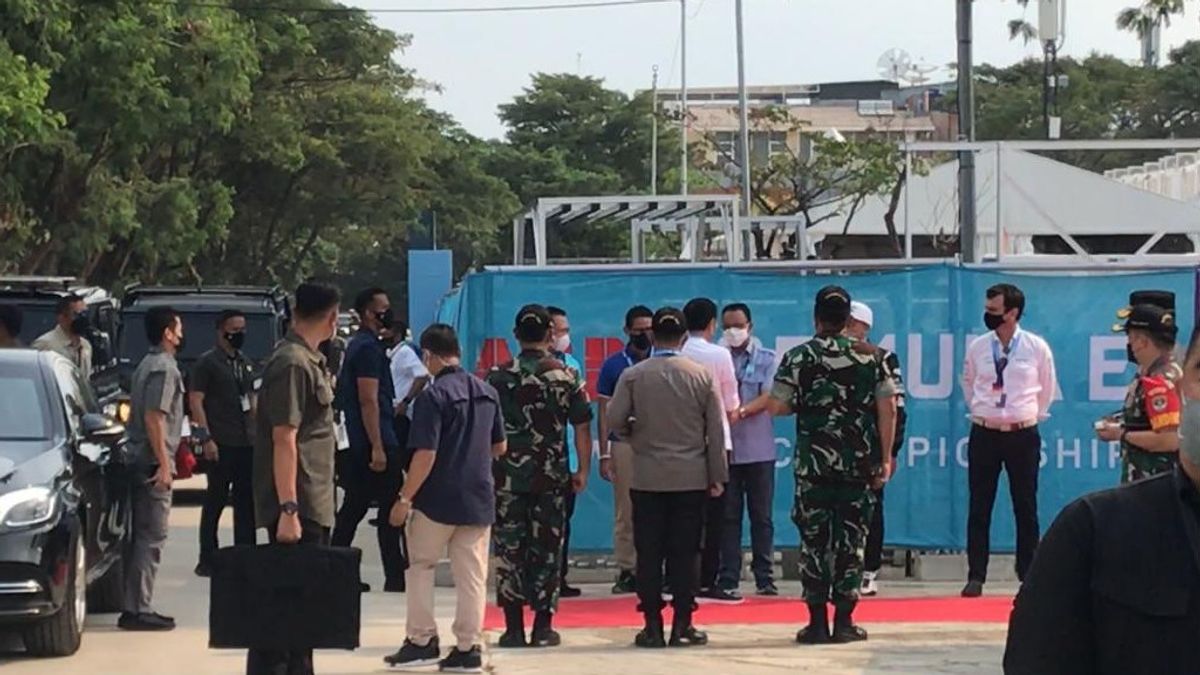 Attending The Formula E Circuit, Jokowi Was Welcomed By Anies, Sahroni And Sandiaga