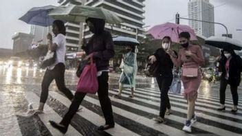 Cuaca Jakarta Hari Ini Didominasi Berawan, Hujan Terjadi Sore