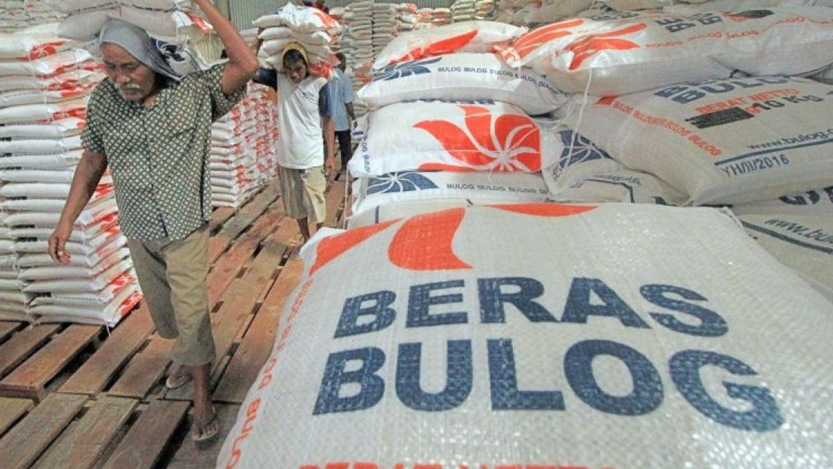 West Java Bulog Ensures Rice Stock Is Safe Until Eid 2024