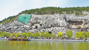 Un diamant en soie sculpté a été découvert dans une grotte de Longmen en Chine