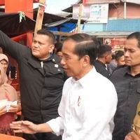 Viral Video Paspampres Pulls The Arm Of The Regent Of North Bengkulu, This Is The Palace's Explanation