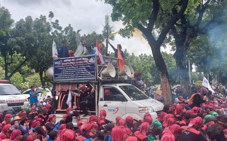 'Lakukan Secara Damai, Jangan Anarkisme', Pesan Wagub Riza Buat Buruh yang Minta Naik UMP