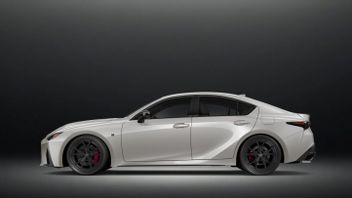 Lexus Luncurkan IS 500 Ultimate Edition, Edisi Terakhir Sedan V8 yang Ikonis