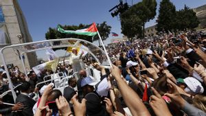 Mobil yang Digunakan Paus Fransiskus di Betlehem Diubah Menjadi Klinik Berjalan untuk Anak-anak Gaza