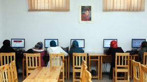 Otoritas Taliban Afghanistan Tutup Akses Bagi Wanita ke Universitas saat Mahasiswi Mengikuti Ujian Akhir Semester 
