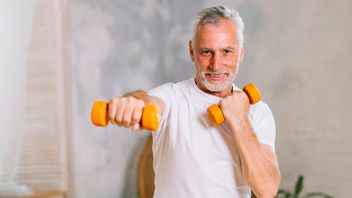 老年者は筋肉量を維持するために負荷トレーニングを推奨されています