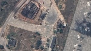 Ukraina Serang Pangkalan Udara yang Dikuasai Rusia, 4 Jet Tempur Hancur Terbakar