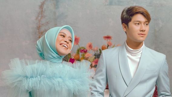 Teteskan Air Mata, Lesti Kejora Resmi Terima Lamaran Rizky Billar: Insyaallah Dede Jadi Istri yang Baik