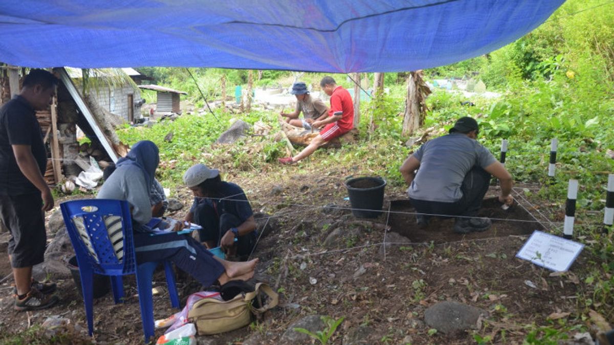 Maluku Archeology Center Exhibits Traditional Tribal Stone Tools