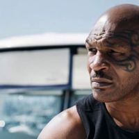 Publik Antusias Sambut Kembalinya Mike Tyson ke Atas Ring
