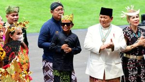 Ikutan Goyang Lagu 'Ojo Dibandingke' di Depan Jokowi, Prabowo: Diizinkan Presiden