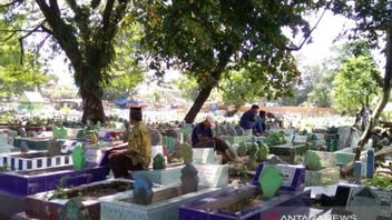 Jelang Ramadhan, Sejumlah Pemakaman Islam di Makassar Ramai Dikunjungi