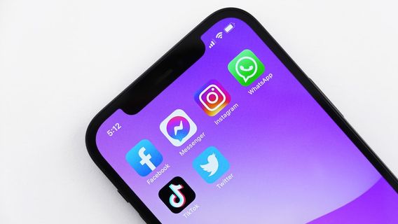 WhatsApp vs Messenger, Mana yang Lebih Baik dalam Melakukan Panggilan Video?