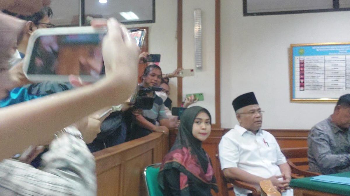 Ria Ricis Was Seen Reluctant To Interact With Teuku Ryan During The Trial