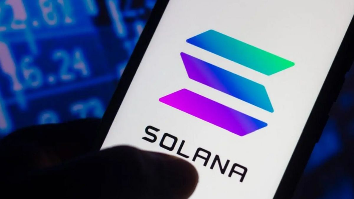 Meme Coin Rises, But Solana Drops Nearly 6%