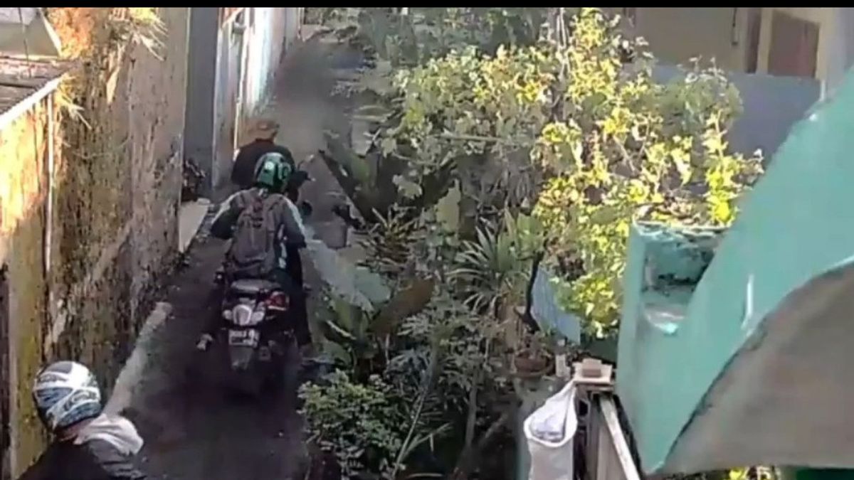 同样，在Cibubur中盗窃具有Ojool属性的摩托车使居民感到不安