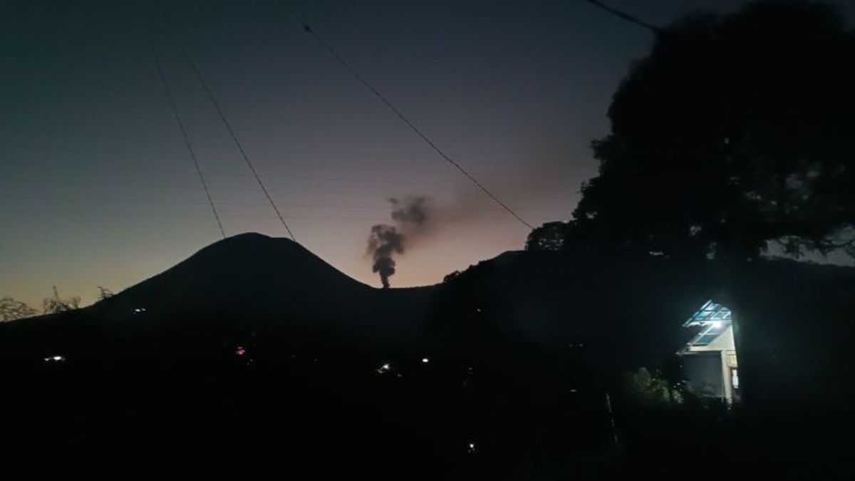 Occurred During Water Contact With Magma, Lontaran Freatic Eruption Of Mount Lokon Reaches 1.5 Km
